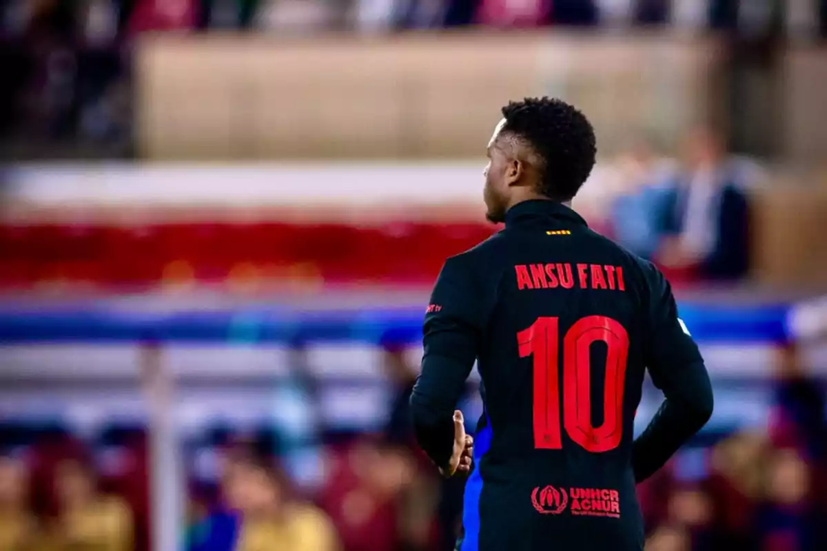 A football player with the number 10 and the name 